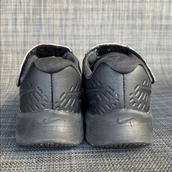 Nike Star Runner 2.0 Triple Black Sneakers GS Shoes Unisex Toddler size 11 - Picture 8 of 14